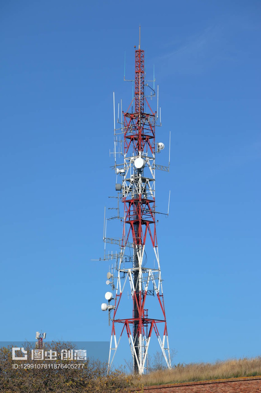 白色天線塔 基礎(chǔ)電信業(yè)務(wù)的物理支撐與未來展望